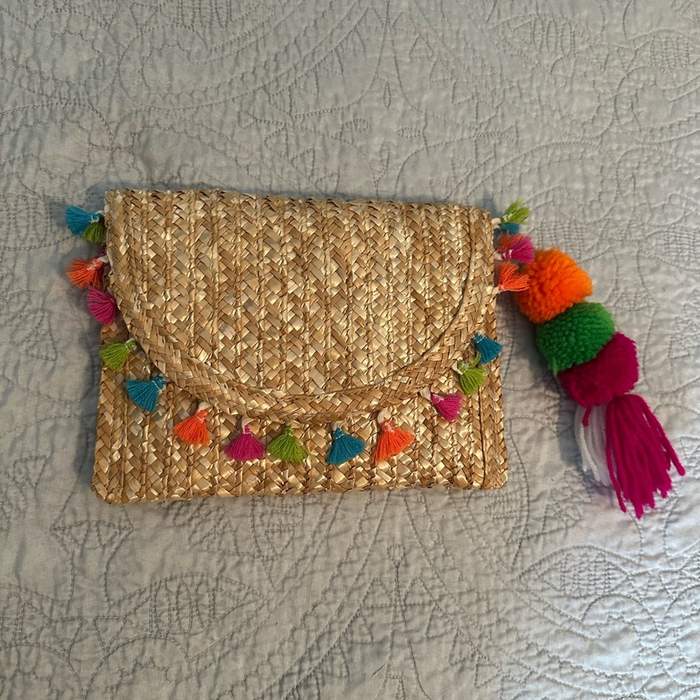 Shiraleah Natural Straw clutch